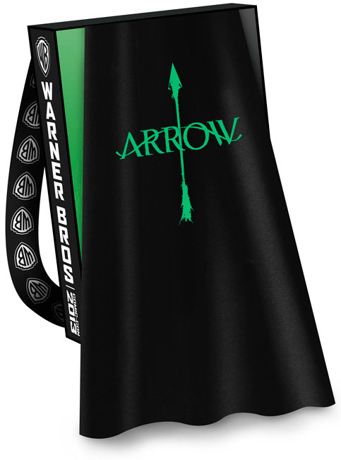 arrow-comic-con-2013-cape