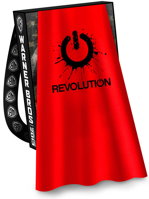 revolution-comic-con-2013-cape