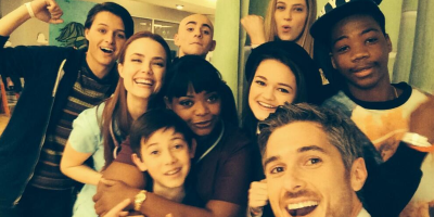 Red-Band-Society-cast-selfie-400x200