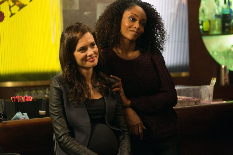 CHICAGO MED -- "iNO" Episode 102 -- Pictured: (l-r) Torrey DeVitto as Dr. Natalie Manning, Yaya DaCosta as April Sexton -- (Photo by: Elizabeth Sisson/NBC)