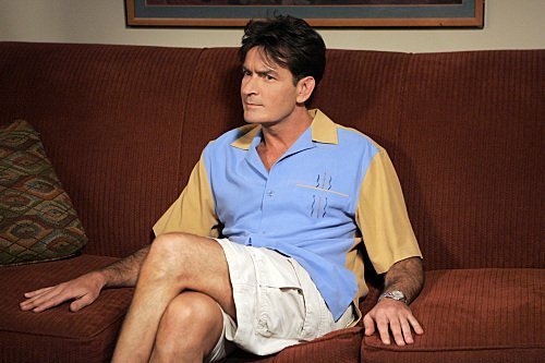 Charlie-Sheen-as-Charlie-Harper-two-and-a-half-men-6432970-500-333