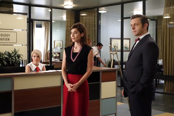 Annaleigh Ashford as Betty, Lizzy Caplan as Virginia Johnson and Michael Sheen as Dr. William Masters in Masters of Sex (season 3, episode 12) - Photo: Michael Desmond/SHOWTIME Photo ID: MastersofSex_312_0212