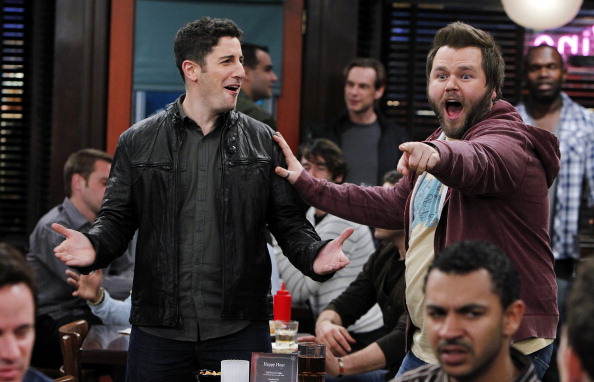 LOS ANGELES - JANUARY 20: "Pub Quiz" -- Ben (Jason Biggs) and Larry (Tyler Labine), meet at the pub for the weekly quiz, on MAD LOVE, Mondays (8:30-9:00 PM, ET/PT) on the CBS Television Network. (Photo by Cliff Lipson/CBS via Getty Images)