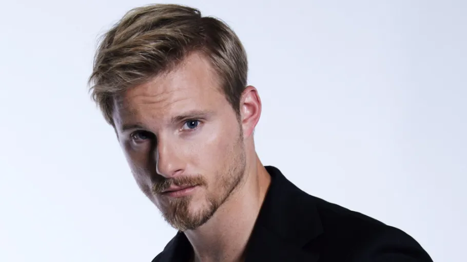 Alexander Ludwig MGM mini dizisi Earth Abidesın başrolüne geldi